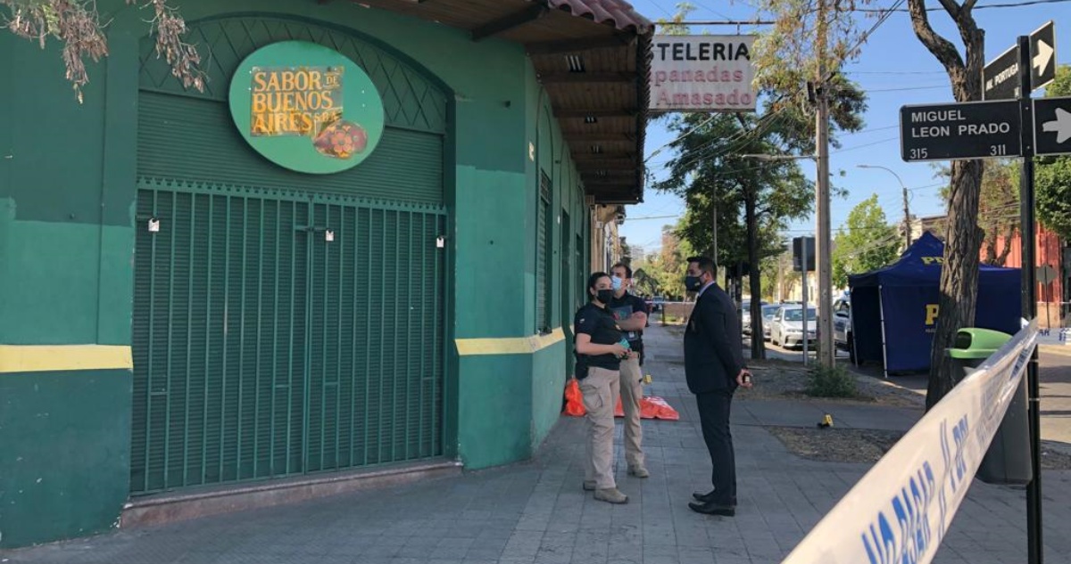 Trabajador muere baleado en Santiago