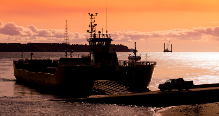 Transbordador en el agua
