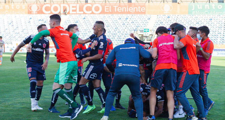 Universidad de Chile festejando