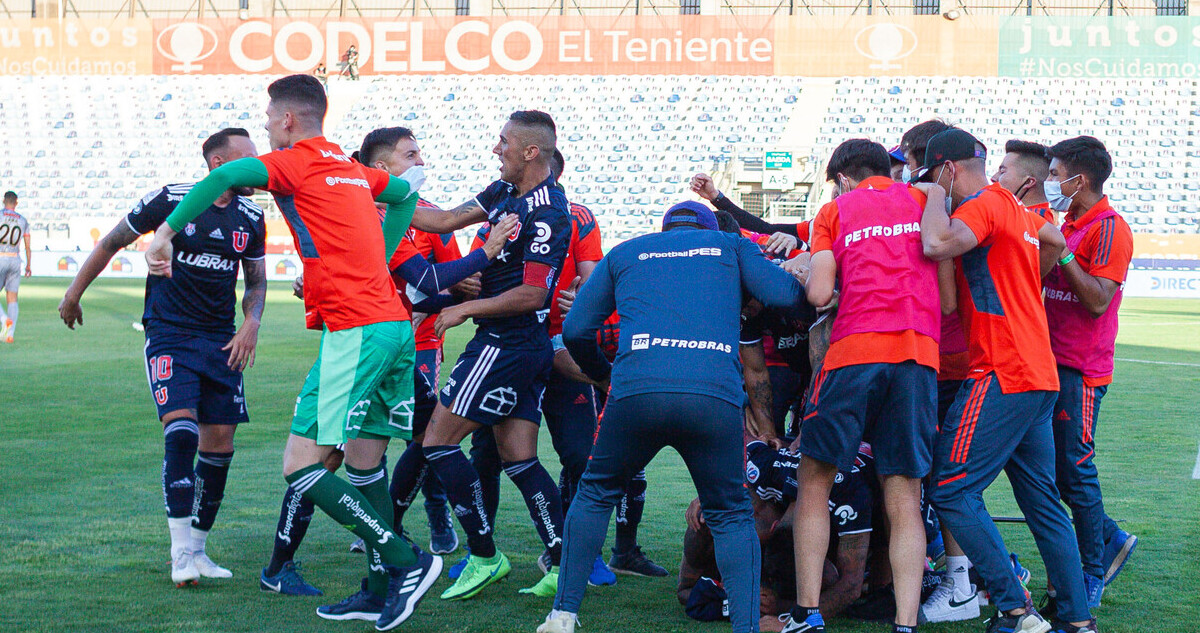 Universidad de Chile festejando