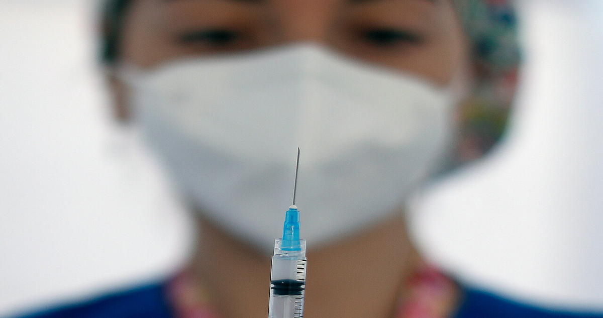 Gobierno anuncia adelanto de cuarta dosis para personal de salud