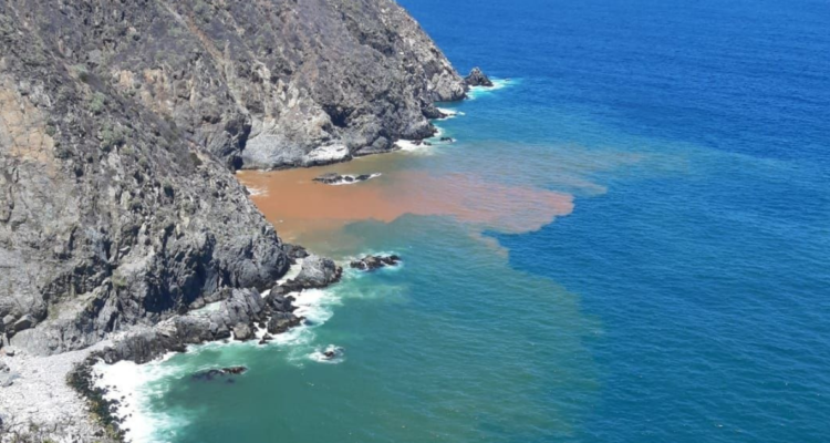 Vertimiento en borde costero Valparaíso