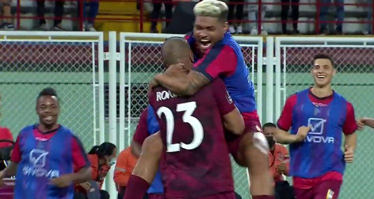 Venezuela goleó a Bolivia por Clasificatorias.