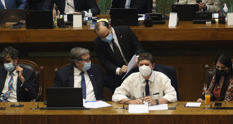 Oficialismo “sospecha” que gobierno electo busca baipasear una reforma tributaria dentro de la PGU