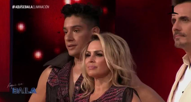 La actriz Yasmín Valdés y Darwin Ruz en el programa Aquí se Baila