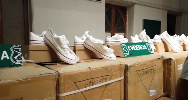 Incautan más de $30 millones en zapatillas falsificadas que iban a ser vendidas en Meiggs