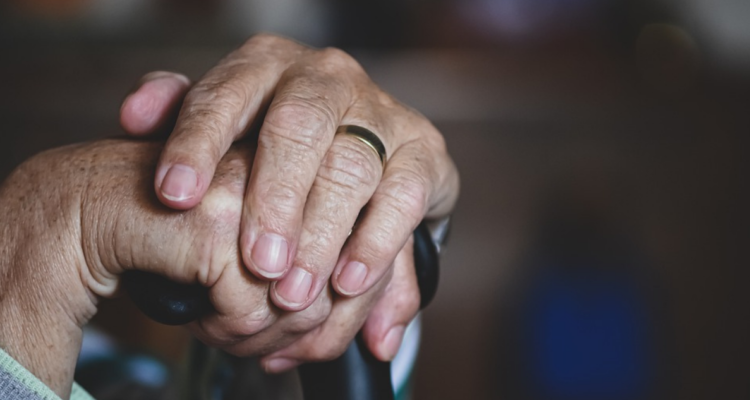 Conserje de 80 años demanda no pago de indemnización-