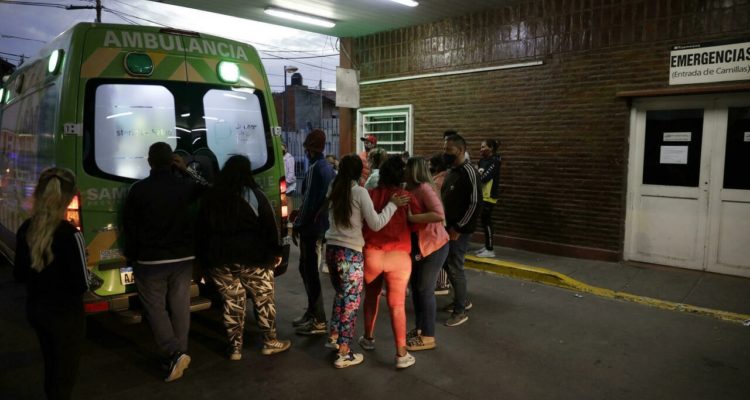 Familiares de afectados por el consumo de drogas adulteradas.