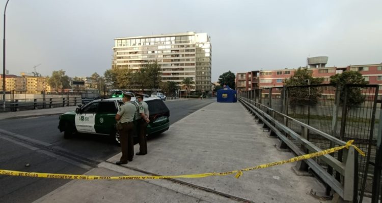 Investigan nuevo asesinato en el centro de Santiago: hombre murió tras varias puñaladas