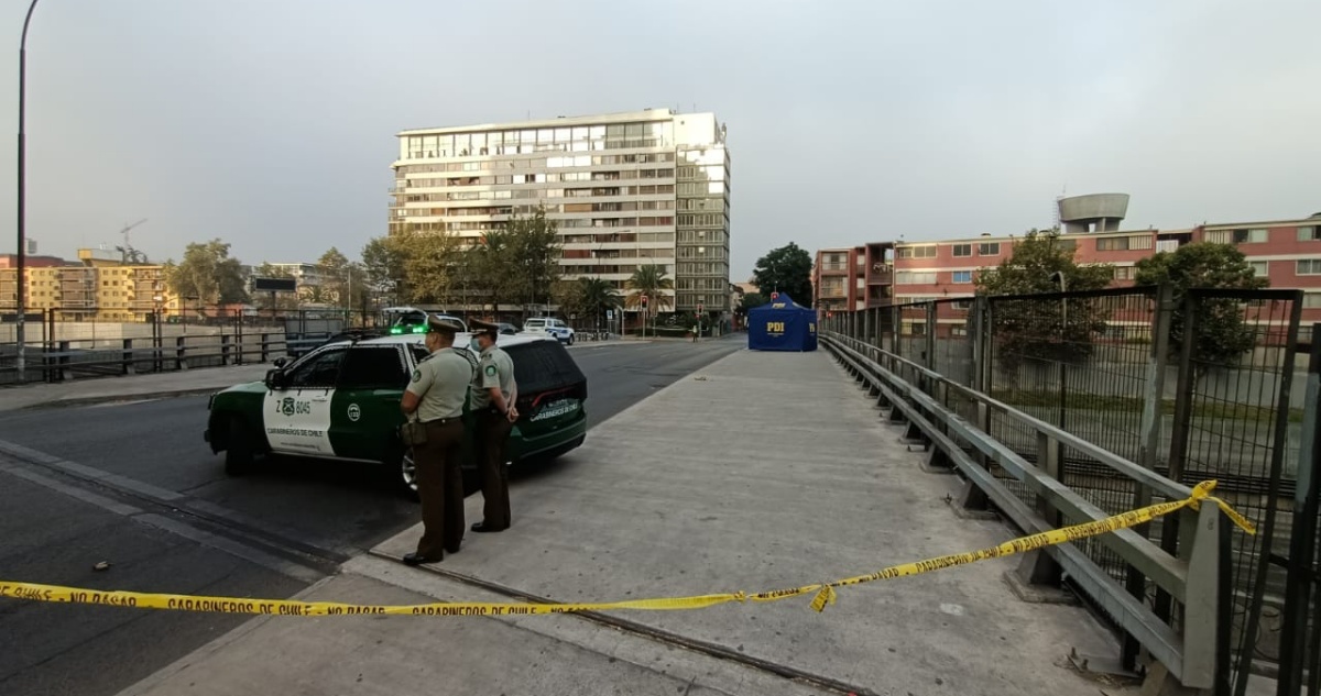 Investigan nuevo asesinato en el centro de Santiago: hombre murió tras varias puñaladas