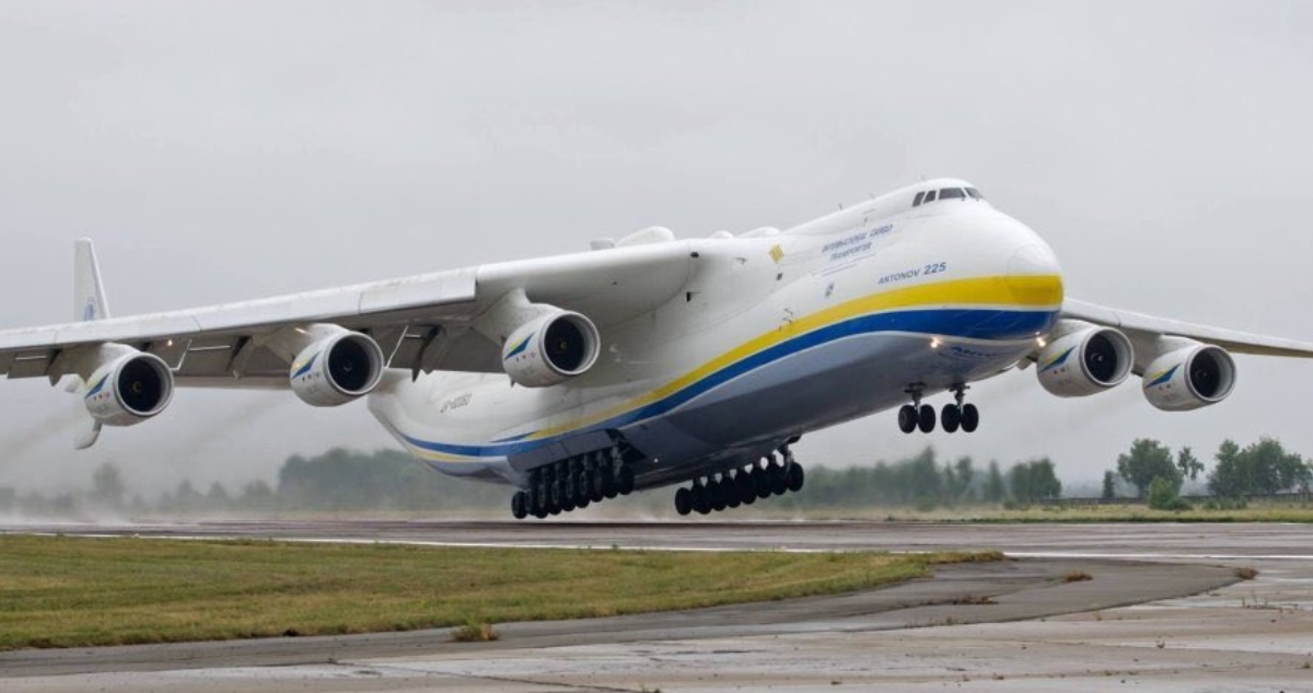 Avión destruido en ataque ruso a Ucrania