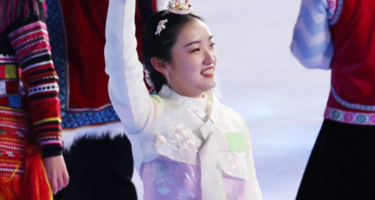 Mujer china usando hanbok coreano