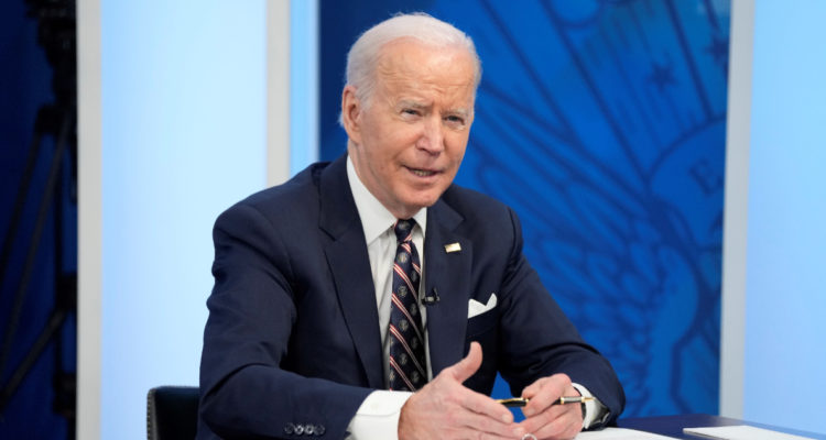 Biden acusa a Putin de un ataque injustificado contra Ucrania que provocará perdidas catastróficas