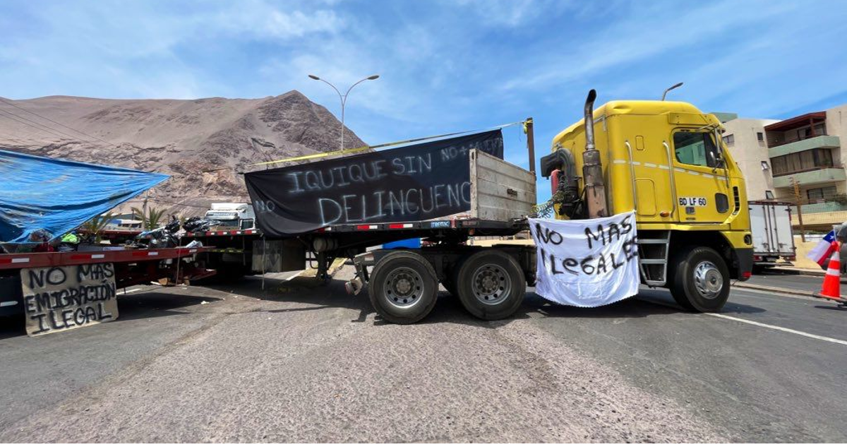 Pese al acuerdo con Gobierno: camioneros vuelven a bloquear accesos a Iquique y Antofagasta