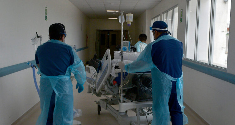 Chile reporta 30 mil casos nuevos de covid-19 y aumentan a 915 los hospitalizados en UCI