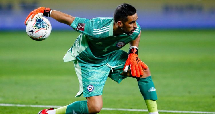 Claudio Bravo celebró triunfo de Chile en Bolivia.
