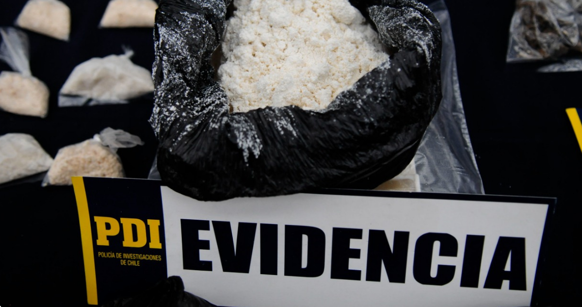 PDI de Los Ángeles: incautó $20 millones en dosis de cocaína a mujer colombiana de bus interurbano
