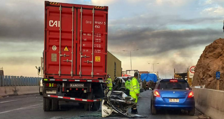 Conductor muere tras impactar con rampla de camión en Alto Hospicio en medio de bloqueo de rutas