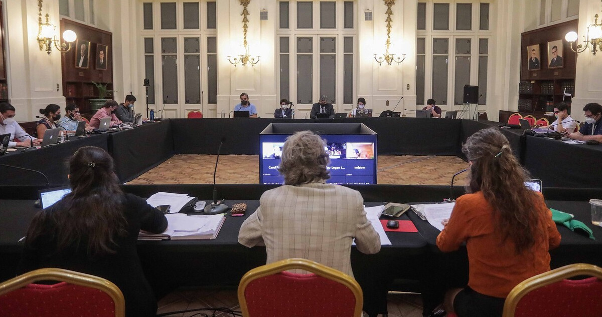 Comisión aprueban jurisdicción indígena y reducir edad de jubilación de jueces