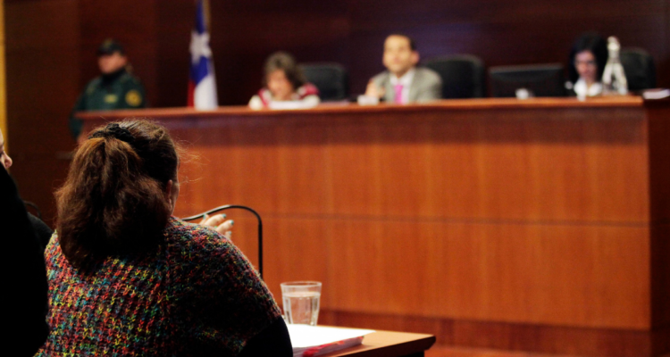 Consejera de San Felipe reconoce que falsificó título profesional para ejercer asesoría municipal