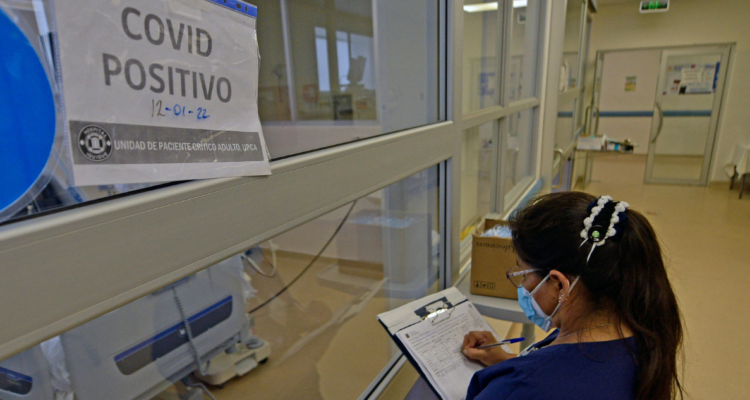 Cuatro pacientes críticos por Covid fueron trasladados desde Osorno hacia la región Metropolitana