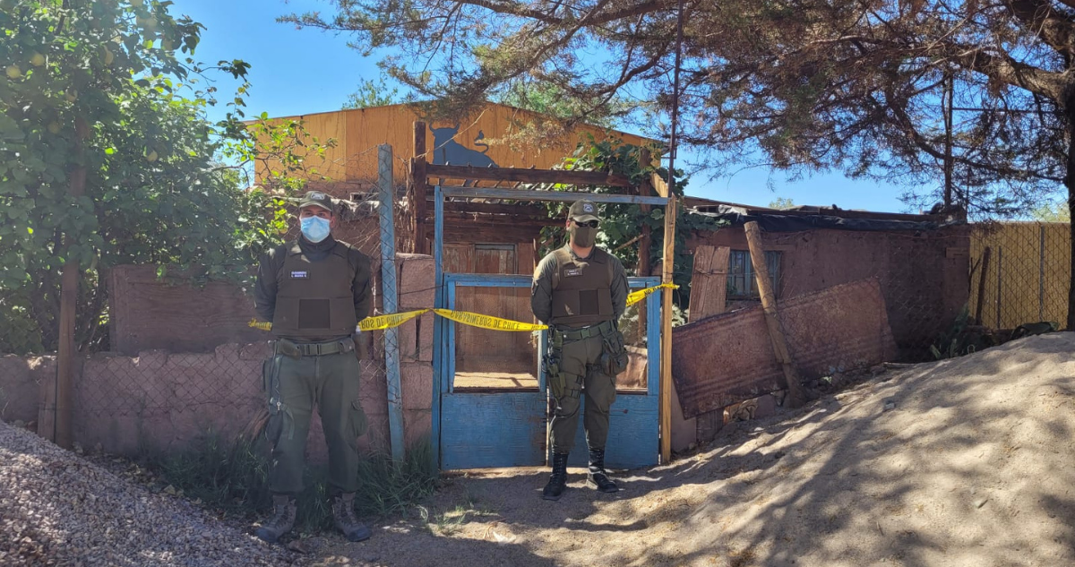 Imagen de fachada de casa donde ocurrió crimen en San Pedro de Atacama.