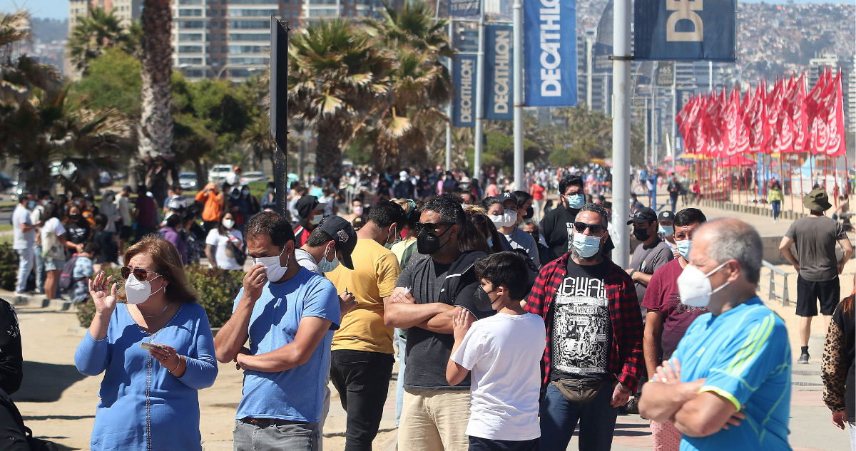 Más del 60% de los chilenos cree que se debe decretar cuarentena
