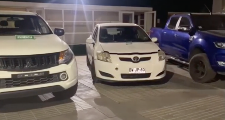 Descubren desarmaduría clandestina en Lampa: había autos en buen estado y otros destruidos