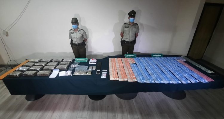 Dos detenidos en Santiago: los denunciaron por ruidos molestos y tenían droga más $8 millones