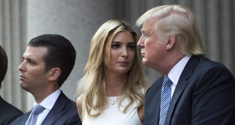 Donald Trump junto a Ivanka y Donald Jr.