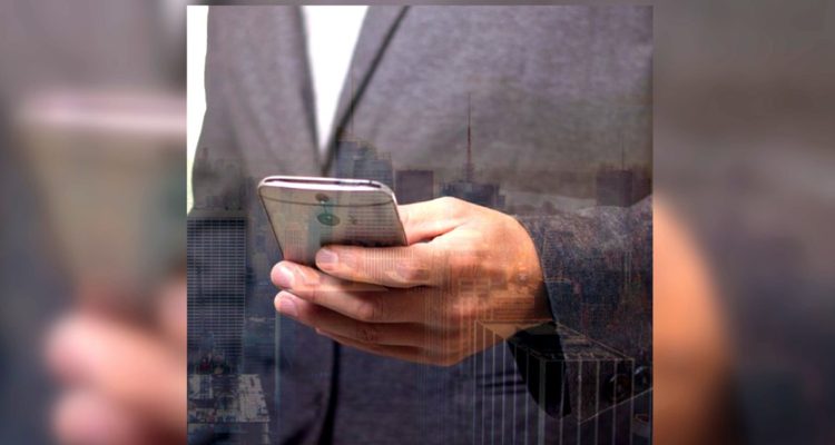 Whatsapp fuera de horario y malos tratos: Mineras deberán pagar a un exjefe más de $30 millones