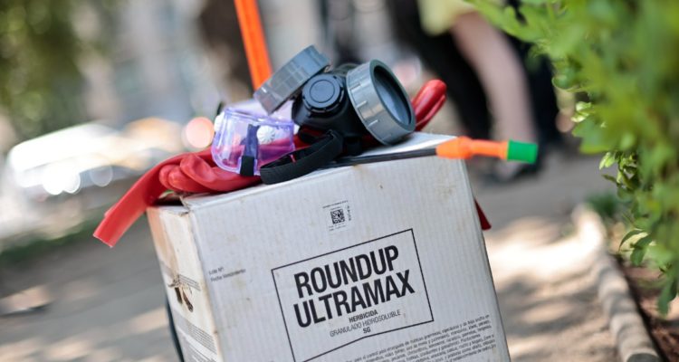 Bayer por llamada de Odecu a demandar por posibles cáncer por herbicida: “Carece de fundamento”