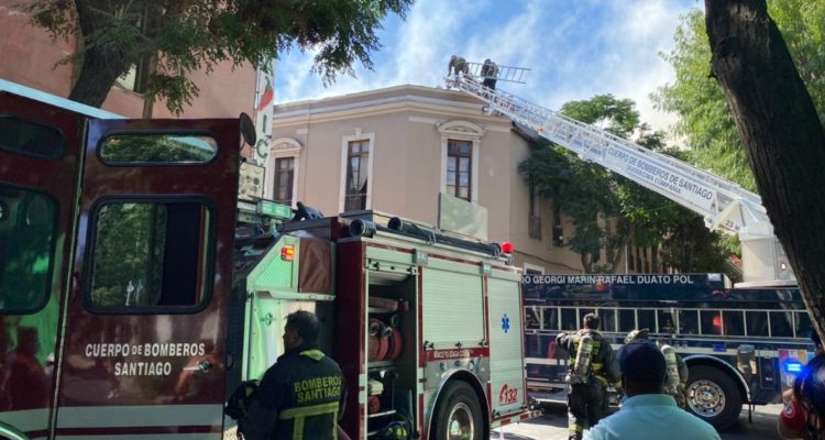 Incendio estructura patrimonial en Santiago