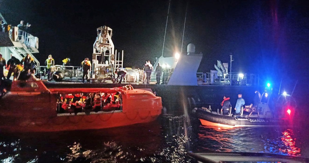 incendio-ferry-grecia.jpg
