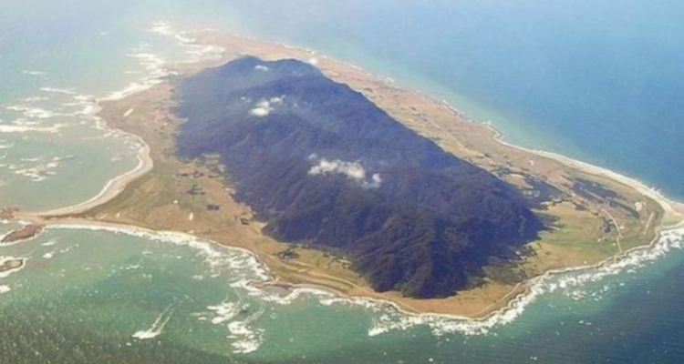 Habitantes de isla Mocha quedan aislados tras suspensión de vuelos: autoridad advierte con sanciones