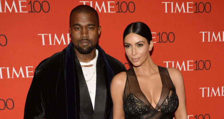 Kanye West y Kim Kardashian en la alfombrar roja del anuncio a las 100 personas más influyentes de la revista Time.