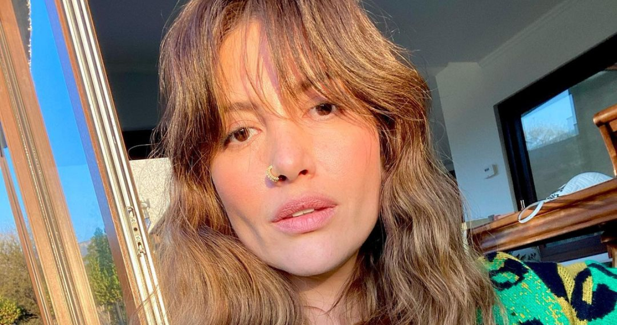 La cantante chilena Karen Bejarano en una selfie que comparte en redes sociales.