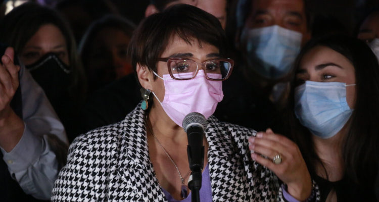 Karina Oliva y otros 6 militantes habrían sido expulsados de Comunes: excandidata desmintió sanción