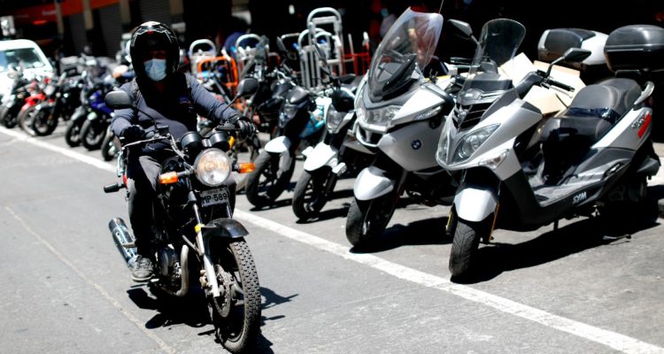 Gobierno decreta obligación de frenos ABS en motos: Hay calendario y para algunos rige de inmediato