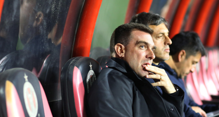 Pablo Guede dirigiendo en México.