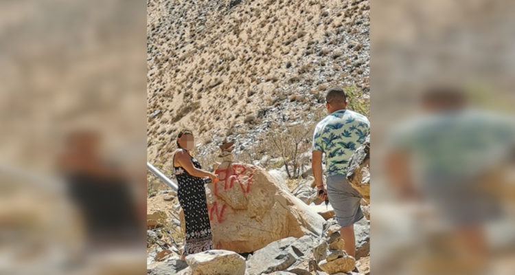 Sorprenden a pareja rayando con spray rocas en cerros del Valle del Elqui
