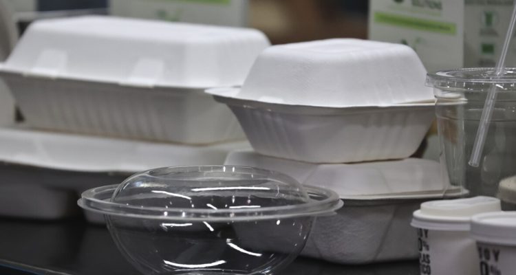 Productos que desaparecerán con regulación de plásticos de un solo uso