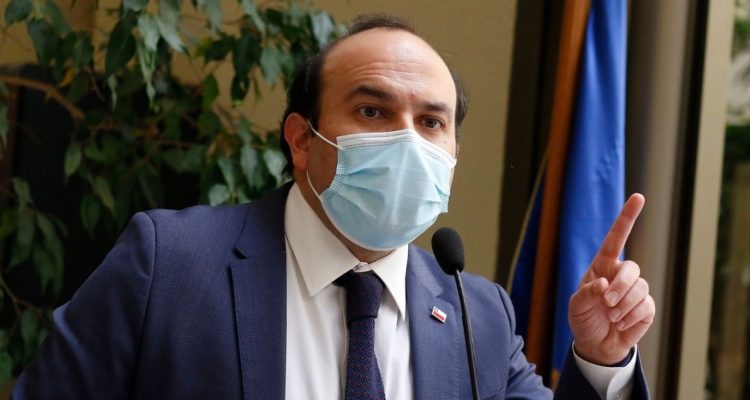 Pavez por críticas al gabinete