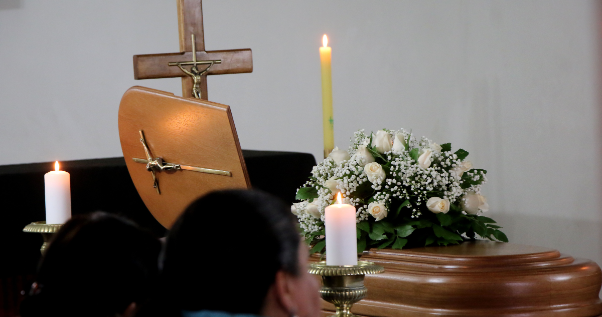 Funerarias denuncian la reducción de las cuotas mortuarias que benefician a quienes no cotizan en AFP: bajarán $200 mil