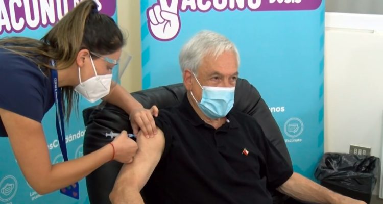 Piñera recibe cuarta dosis
