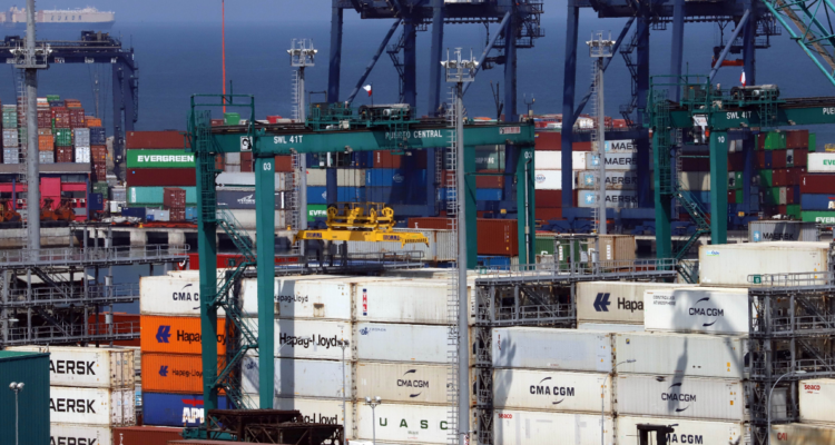 Transportista del Puerto de Valparaíso acusan bloqueo de entrada