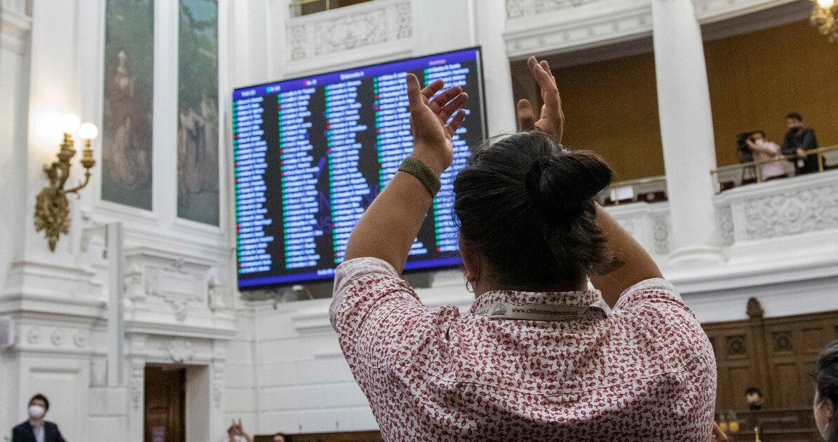 Rechazo al Plebiscito de Salida cae 6 puntos según encuesta Cadem