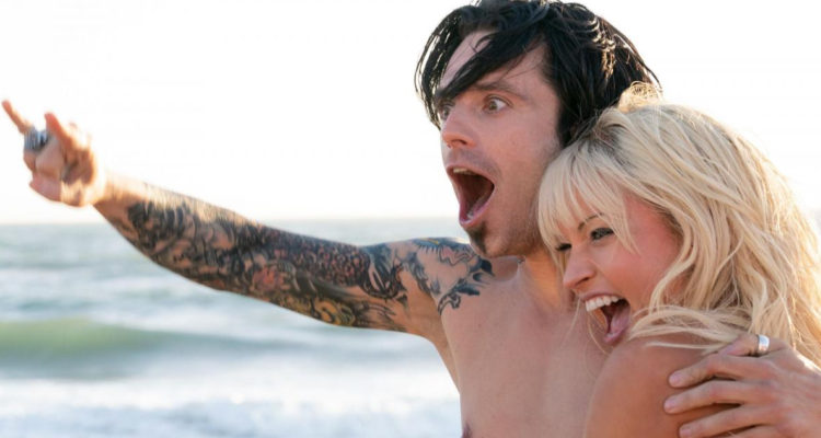 Escena de Pam & Tommy