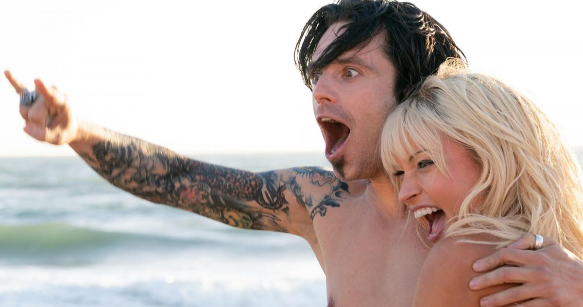 Escena de Pam & Tommy