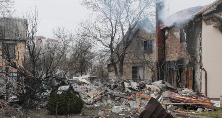 Rusia acusa a Ucrania de crímenes de guerra en Donbás: entregó supuestas pruebas a Francia